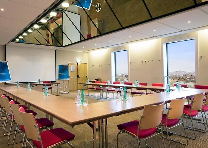 Novotel Paris La Defense Esplanade